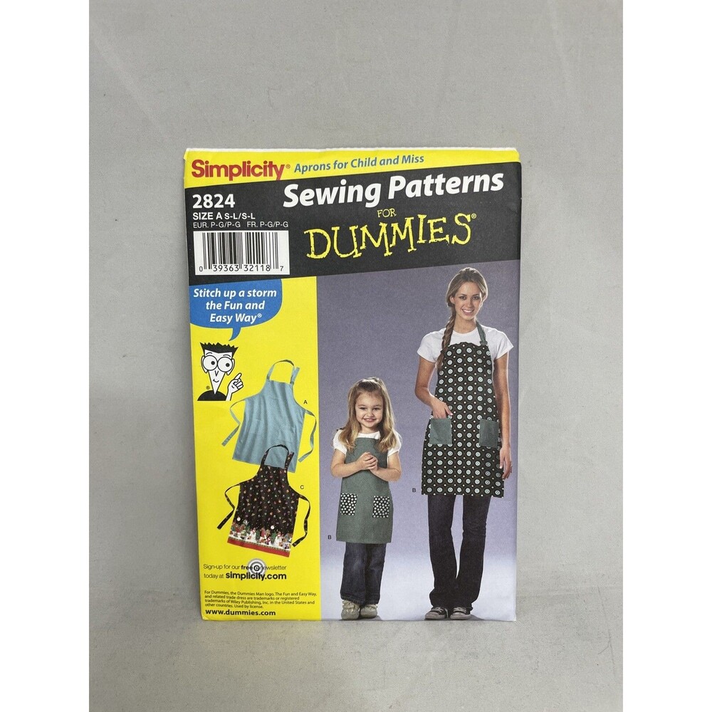 Simplicity 2824 Apron in  Misses And Child's Small to Large